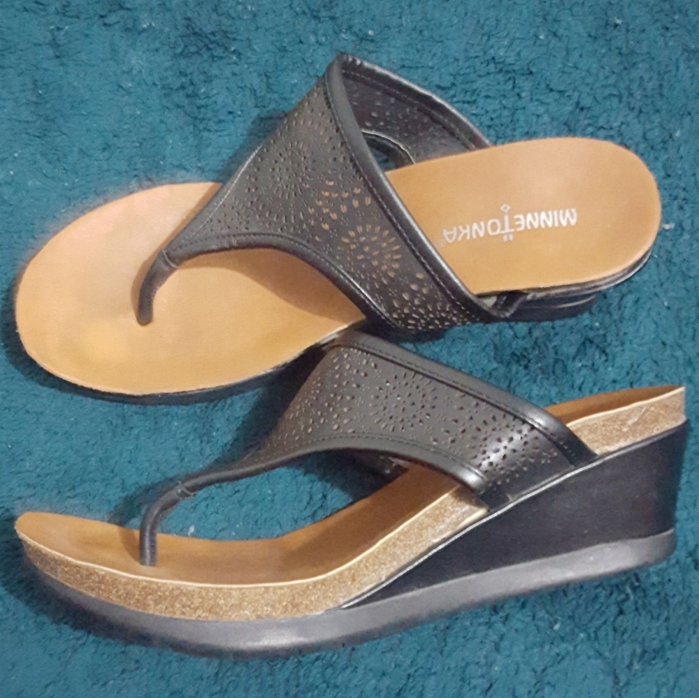NWOT Black Sandles